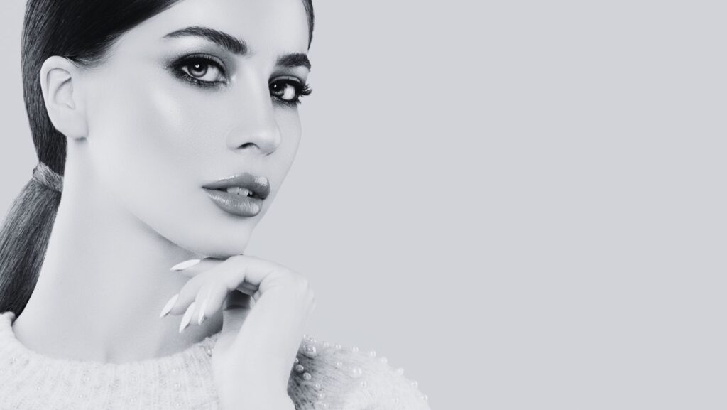 5 Best Women’s Hairstyles for a Square Face - Vakkar Salon